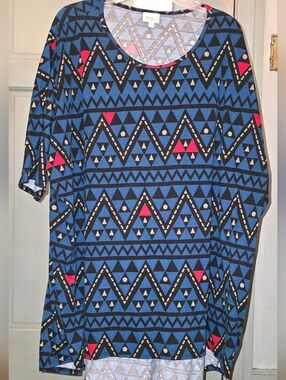 LuLaRoe Blue Geometric Tunic with Pink Accents 3x